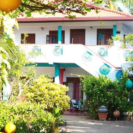 Mallika Guest House Тангалла Экстерьер фото