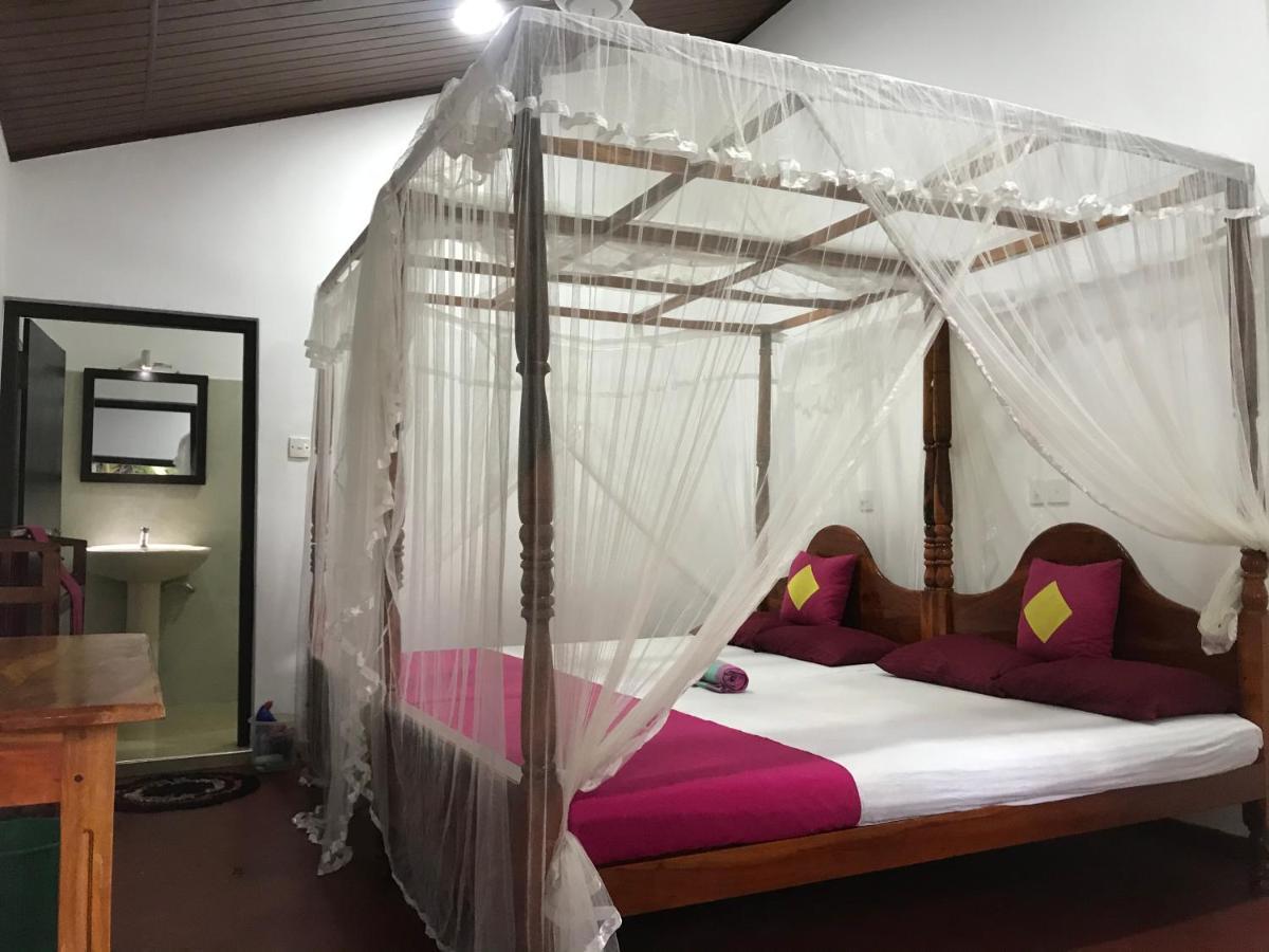 Mallika Guest House Тангалла Экстерьер фото